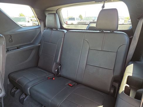 Used 2023 Chevrolet Traverse RS AWD/4WD image 20