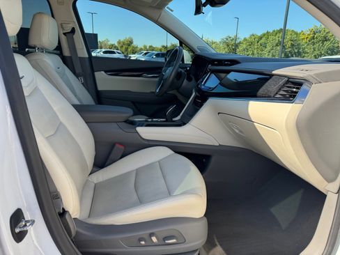Used 2023 Cadillac XT6 Premium Luxury w/ Technology Package image 19