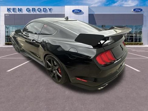 Used 2022 Ford Mustang Shelby GT500 w/ Carbon Fiber Track Pack RWD image 5