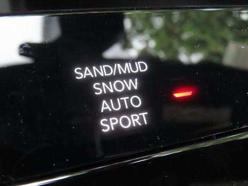 New 2025 Jeep Grand Cherokee Limited w/ Luxury Tech Group II image 14