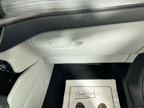 Used 2024 Ford Escape Platinum w/ Premium Technology Package image 30