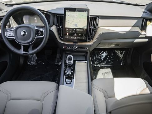 New 2027 Volvo XC60 B5 Plus AWD/4WD image 21
