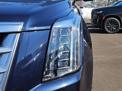 Used 2018 Cadillac Escalade Premium Luxury image 9