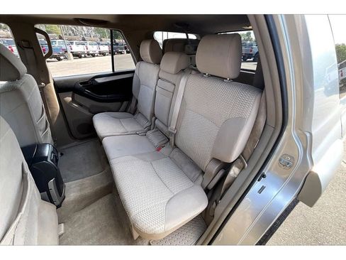 Used 2006 Toyota 4Runner SR5 AWD/4WD image 26