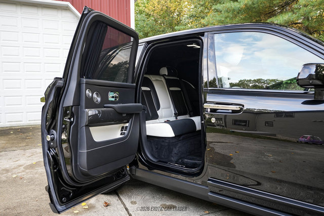 Used 2021 Rolls-Royce Cullinan Black Badge AWD/4WD image 75