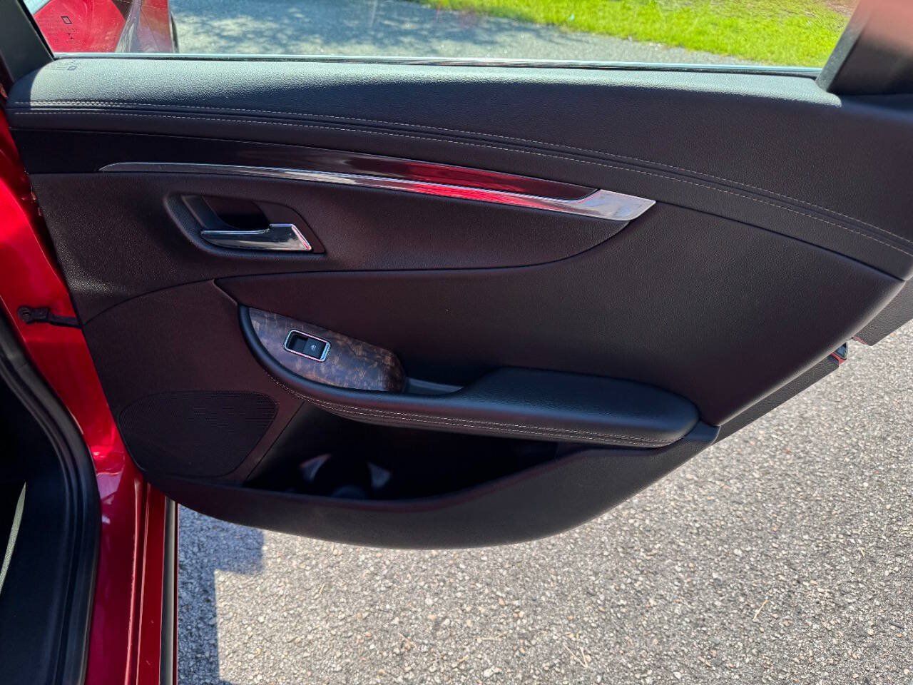 Used 2015 Chevrolet Impala LT w/ Convenience Package FWD image 41