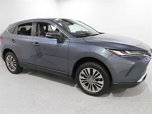 Used 2024 Toyota Venza Limited image 1