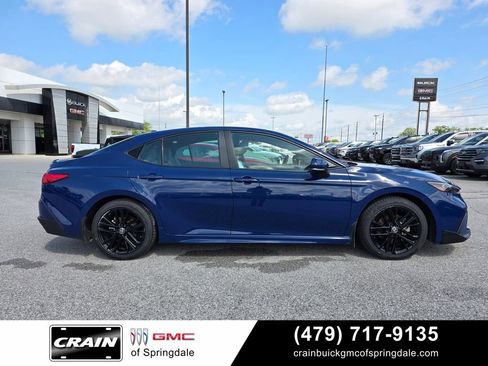 Used 2025 Toyota Camry SE FWD image 8