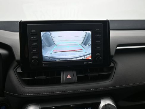 Used 2022 Toyota RAV4 XLE AWD/4WD image 17