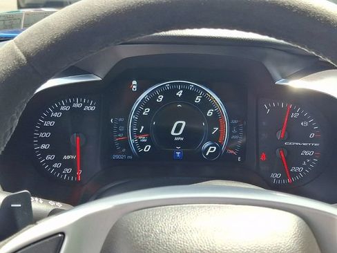 Used 2017 Chevrolet Corvette Stingray Coupe RWD image 18
