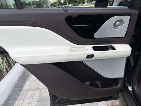Certified 2023 Lincoln Aviator Black Label w/ Dynamic Handling Package AWD/4WD image 17