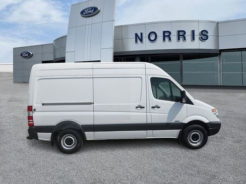 Used 2012 Freightliner Sprinter 2500 RWD image 5