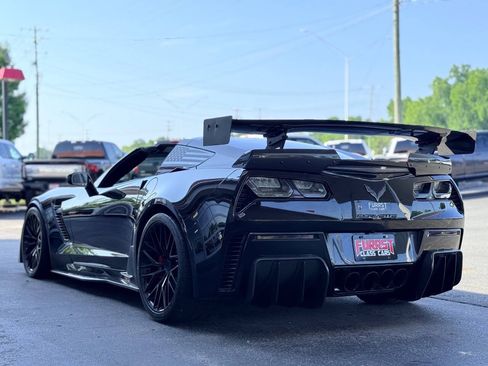 Used 2016 Chevrolet Corvette Z06 w/ 3LZ Preferred Equipment Group RWD image 5