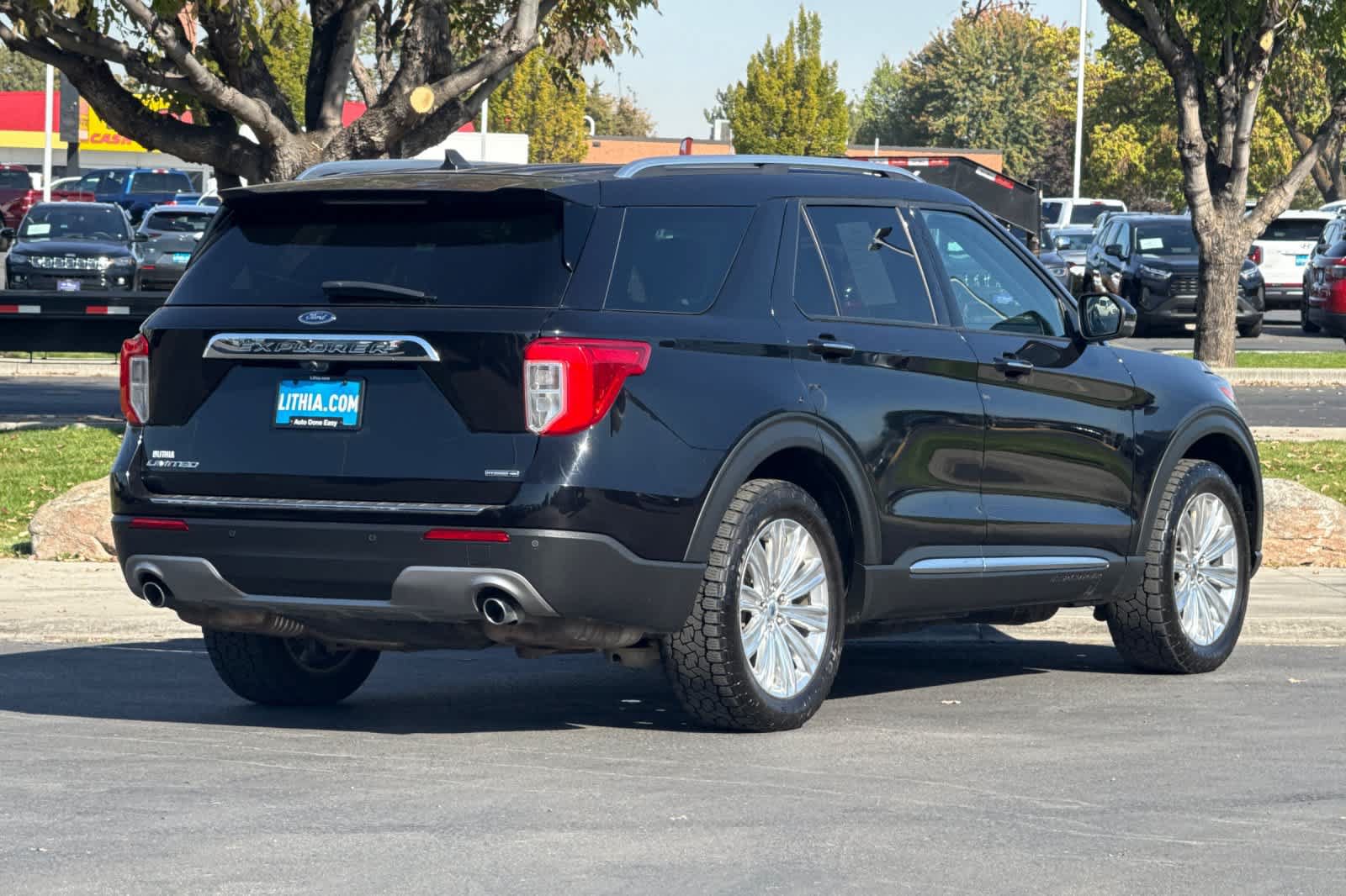 Certified 2021 Ford Explorer Limited w/ Hybrid Equipment Group 310A AWD/4WD image 2