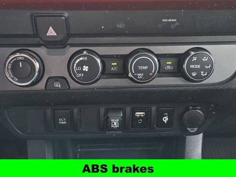 Used 2019 Toyota Tacoma TRD Off-Road image 16