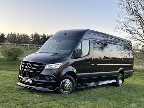 Used 2023 Mercedes-Benz Sprinter 3500 image 5