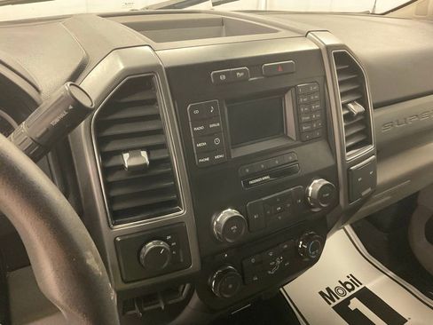 Used 2018 Ford F250 XLT w/ Snow Plow Prep Package image 12