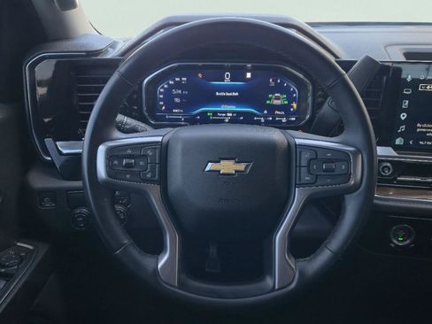 Used 2023 Chevrolet Silverado 1500 LT RWD image 14