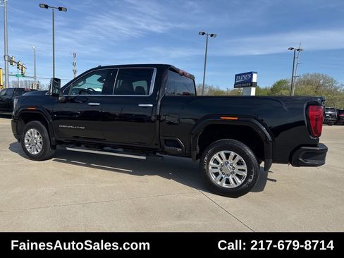 Used 2023 GMC Sierra 3500 Denali w/ Technology Package image 14