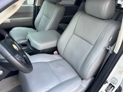 Used 2008 Toyota Sequoia Limited image 21
