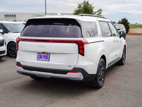 New 2026 Kia Carnival EX FWD image 7