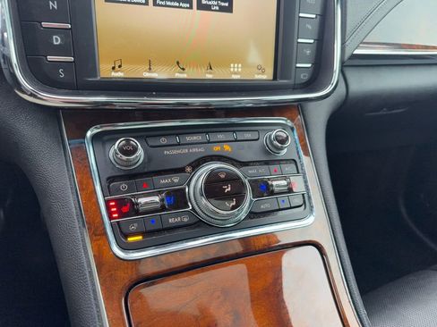 Used 2018 Lincoln Continental Reserve AWD/4WD image 18