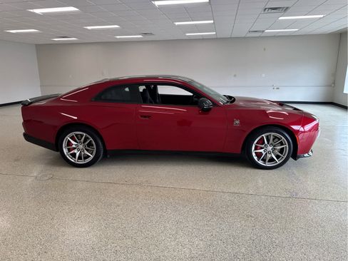 Used 2024 Dodge Charger Daytona Scat Pack w/ Plus Group AWD/4WD image 7
