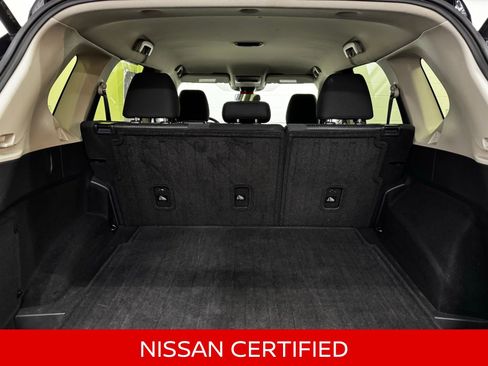 Certified 2025 Nissan Rogue SV image 37