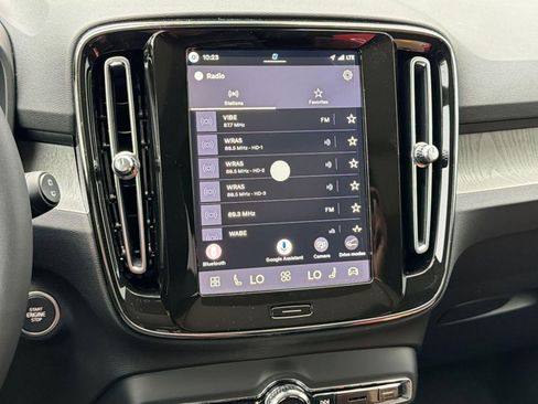 New 2026 Volvo XC40 B5 Core image 21