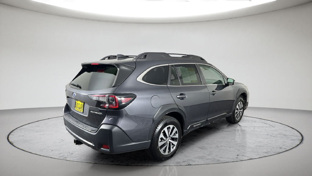 Used 2024 Subaru Outback Premium AWD/4WD image 12