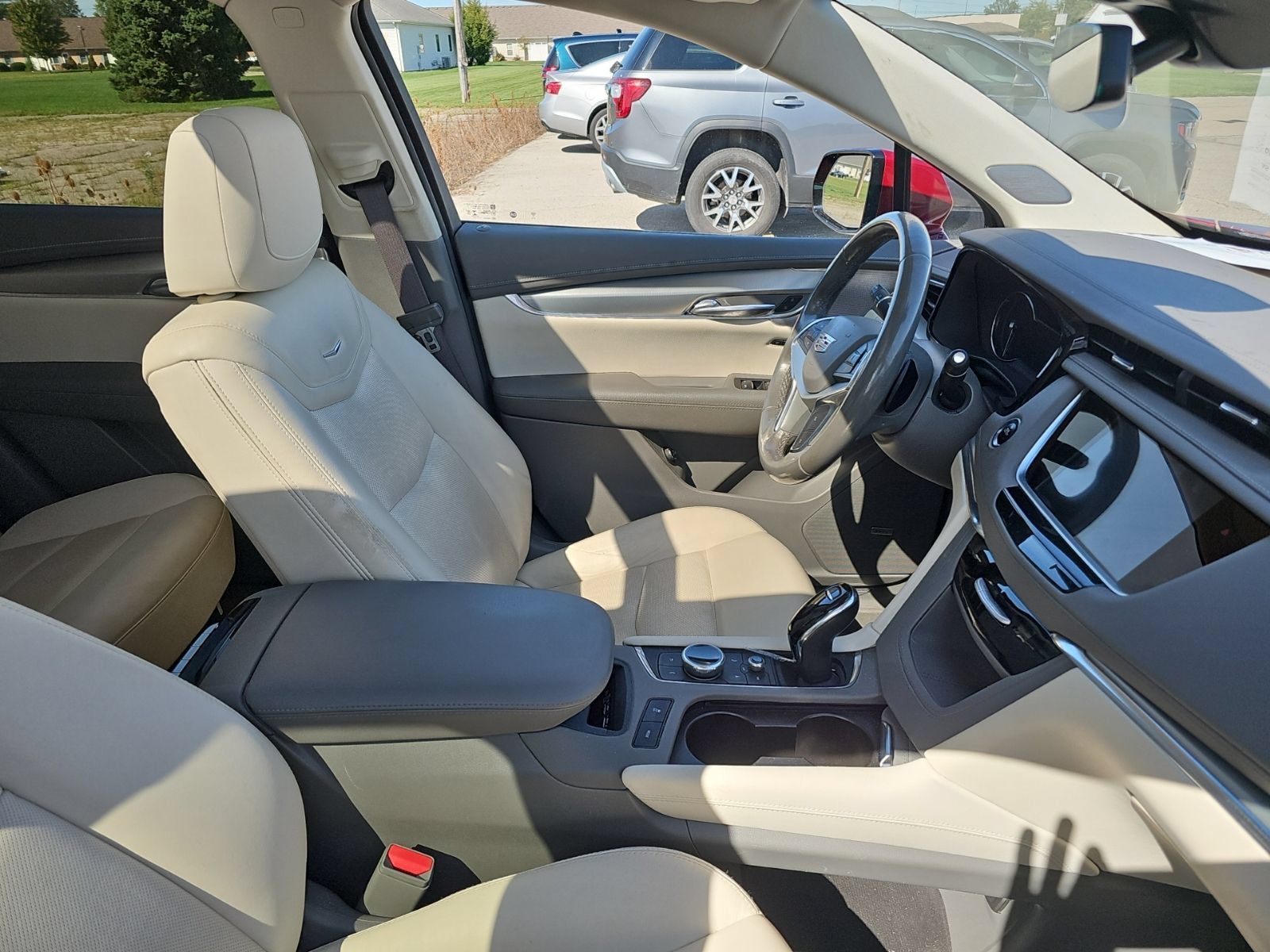 Used 2021 Cadillac XT5 Premium Luxury FWD image 3