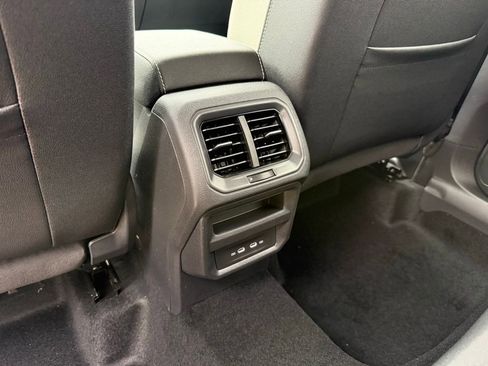 New 2026 Volkswagen Taos SE AWD/4WD image 21