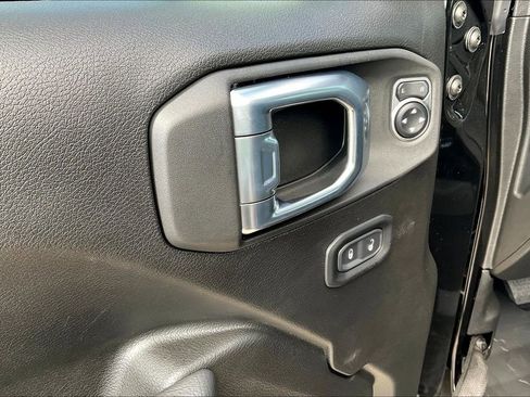 New 2025 Jeep Gladiator Sport image 19