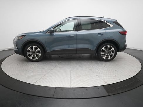 Used 2023 Ford Escape Platinum AWD/4WD image 24