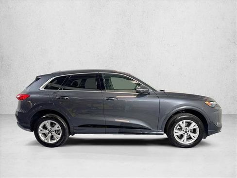 Used 2025 Audi Q5 Premium AWD/4WD image 4
