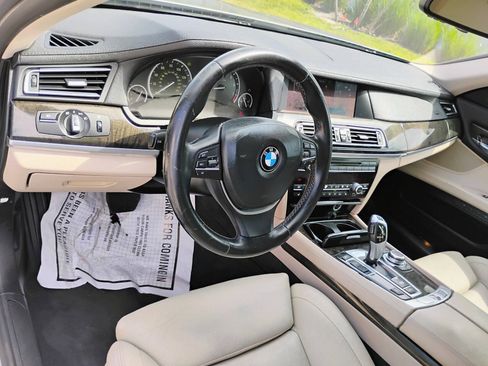 Used 2012 BMW 740i RWD image 9