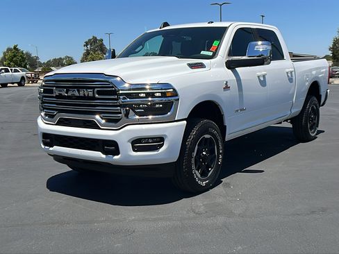 Used 2026 RAM 2500 Laramie AWD/4WD image 7