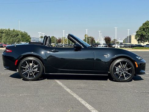New 2025 MAZDA MX-5 Miata Grand Touring image 3