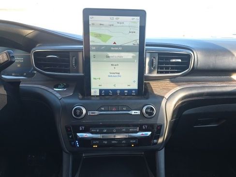 Used 2020 Ford Explorer Platinum w/ Premium Technology Package image 15