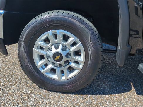 Used 2024 Chevrolet Silverado 2500 LT image 10