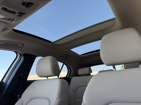 Used 2019 Mercedes-Benz GLA 250 4MATIC image 2