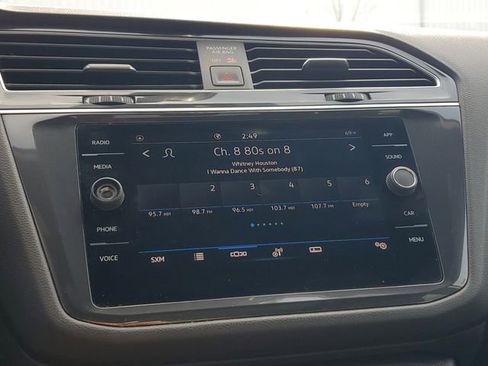 Used 2024 Volkswagen Tiguan SE R-Line image 28