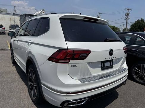 Used 2022 Volkswagen Tiguan SEL R-Line AWD/4WD image 9