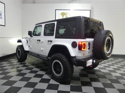 Used 2018 Jeep Wrangler Unlimited Rubicon w/ Dual Top Group AWD/4WD image 11