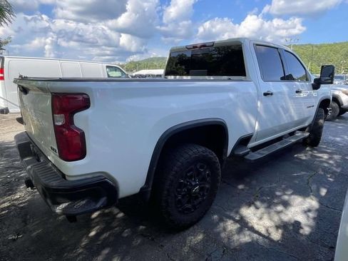 Used 2022 Chevrolet Silverado 2500 LTZ w/ LTZ Plus Package AWD/4WD image 3