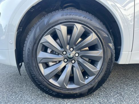 Certified 2025 Land Rover Discovery Sport S AWD/4WD image 9