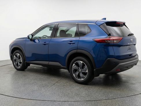 Used 2025 Nissan Rogue SV image 6