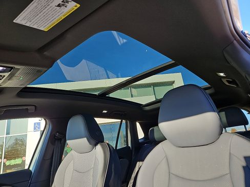 New 2026 Volkswagen Tiguan SE R-Line FWD image 14