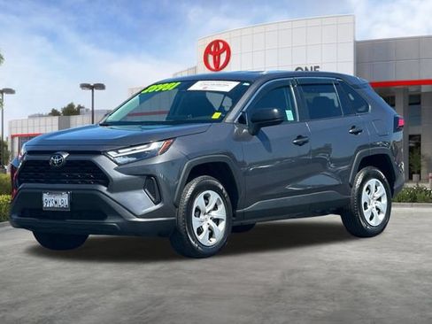 Used 2024 Toyota RAV4 LE AWD/4WD image 10
