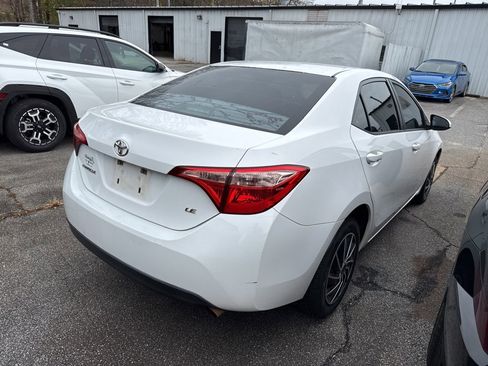 Used 2018 Toyota Corolla L image 4